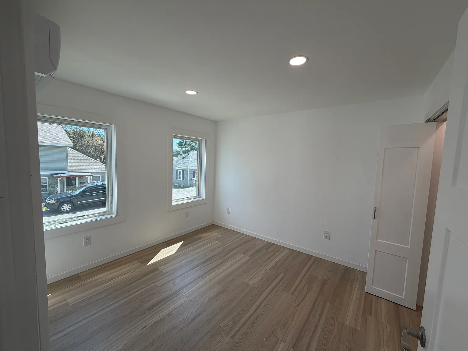 2 bed, 1000 sqft, $3,500 — Photo 3