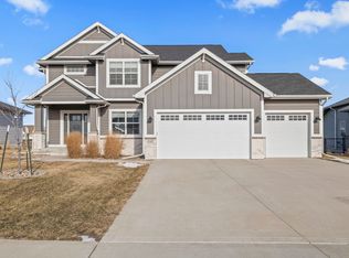 713 35th St SW, Altoona, IA 50009