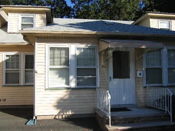 5 Burnham Rd, Morris Plains, NJ 07950