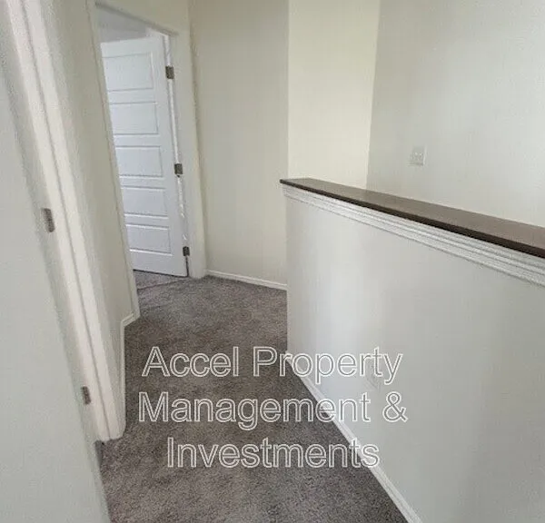 2325 N Peking St — Photo 12