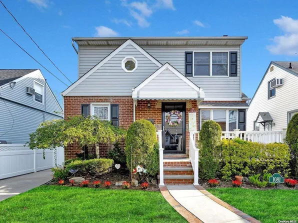 1081 Carukin Street, Franklin Square, NY 11010