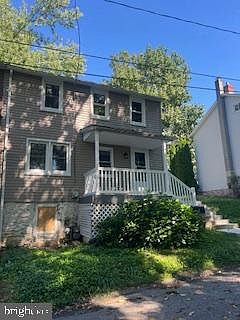 3rd image of 122 Willow St