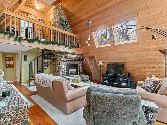 3rd image of 163 Tanglwood Dr