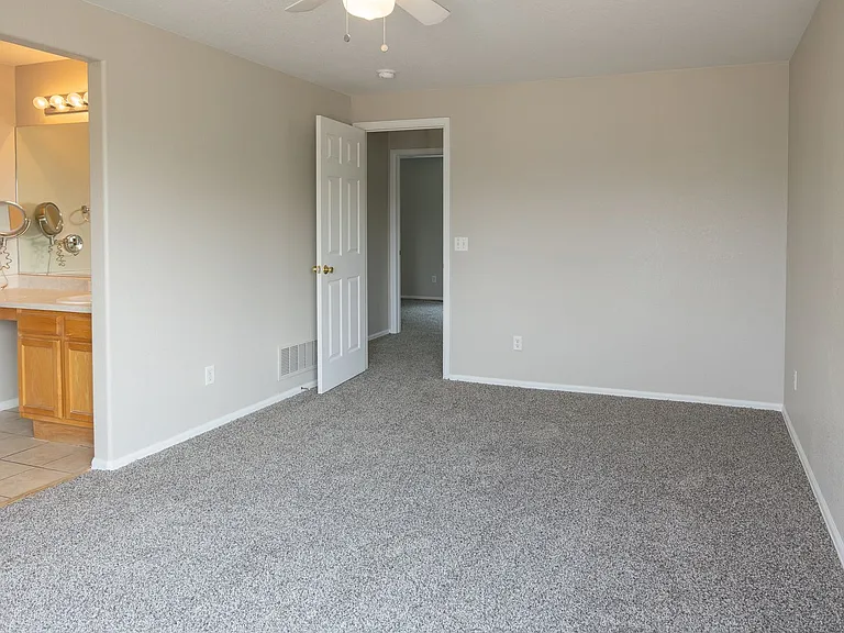 5711 Mesa Mountain Way — Photo 20