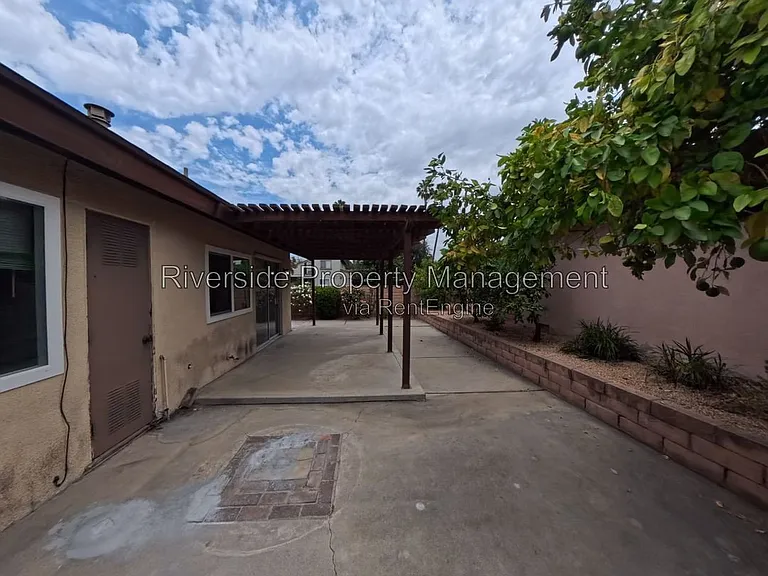 5025 Pearblossom Dr — Photo 26