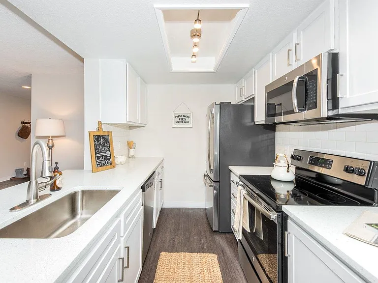 Townhomes with a View — Photo 4
