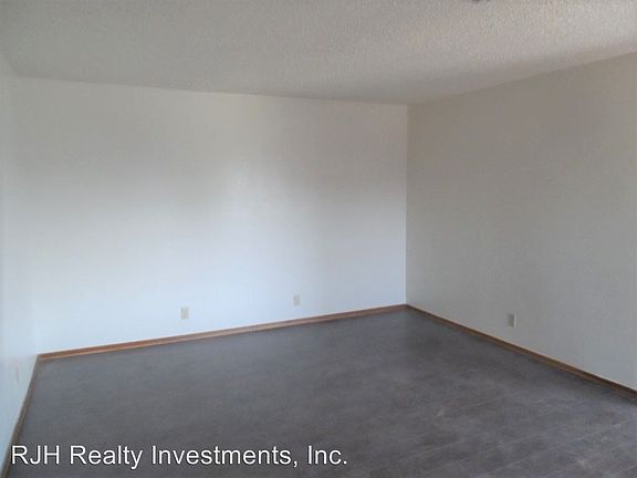 3rd image of 229 Chalmette Dr APT B