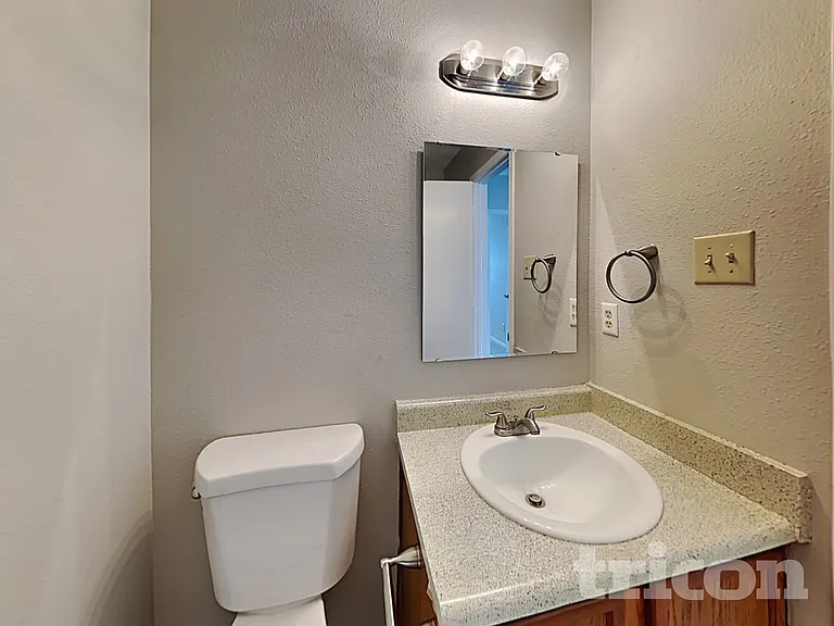 631 Fern St — Photo 14