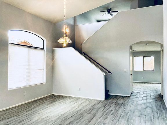 5th image of 1039 E Palomino Way
