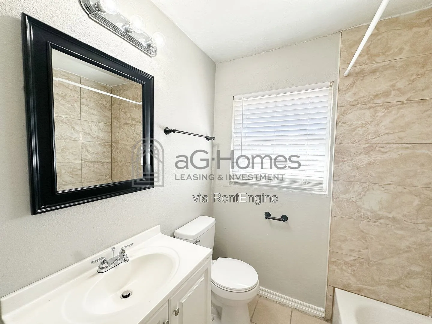 3 bed, 1.0 bath, 1338 sqft, $1,095 — Photo 2