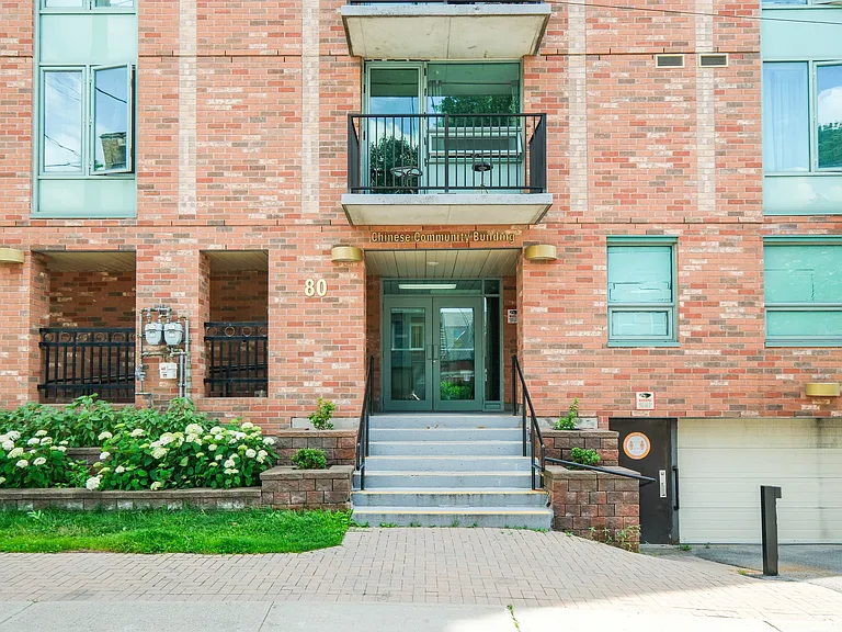 80 Florence St #706 — Photo 1