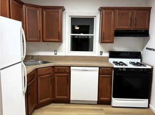 542 E Pine St, Long Beach, NY 11561