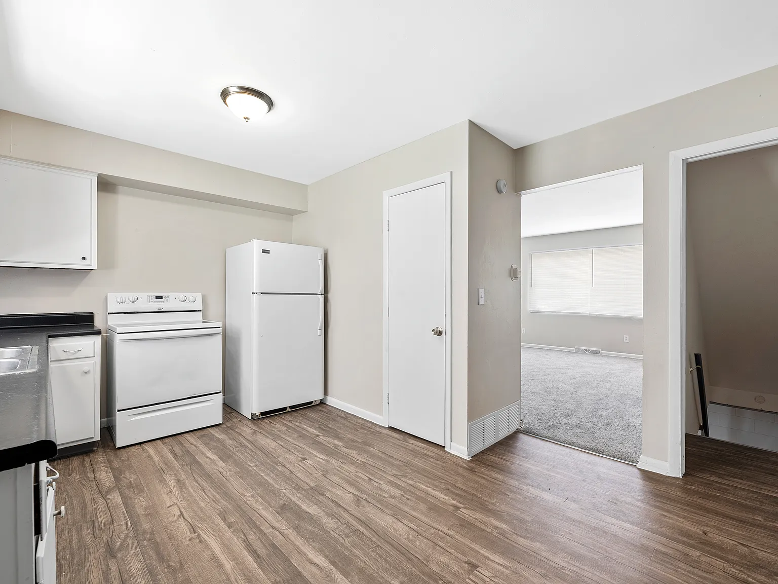 2 bed, 1250 sqft, $995 — Photo 4