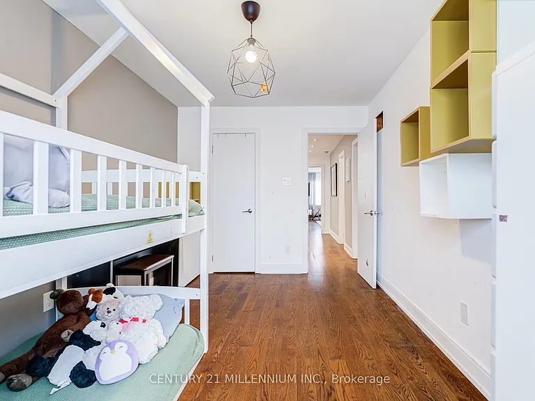 30 Queensmill Ct — Photo 35