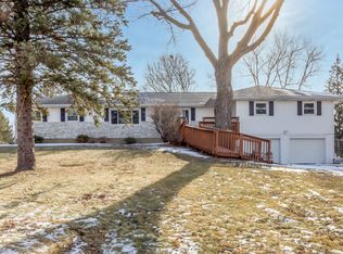 5057 Beverly Rd SW, Cedar Rapids, IA 52404