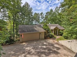 56 Commodore Dr, Salem, SC 29676