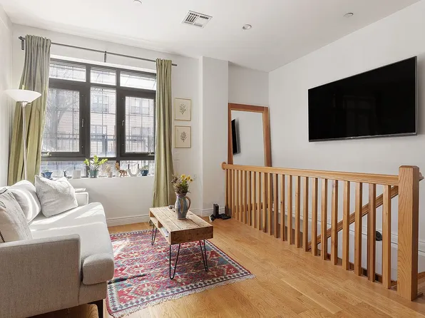 199 Huron St APT 1A, Brooklyn, NY 11222