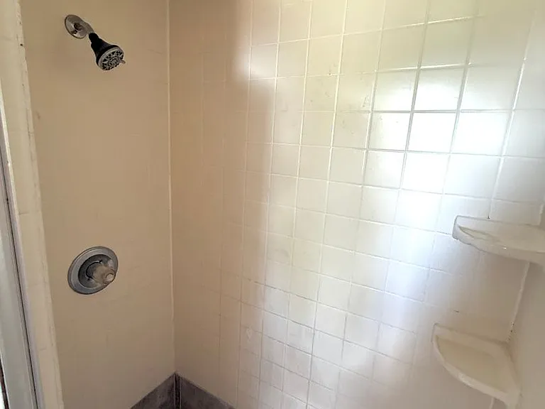 2904 Broadway Ter — Photo 12