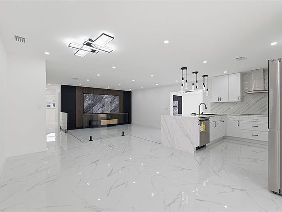 5th image of 22368 SOUTHSHORE DRIVE
