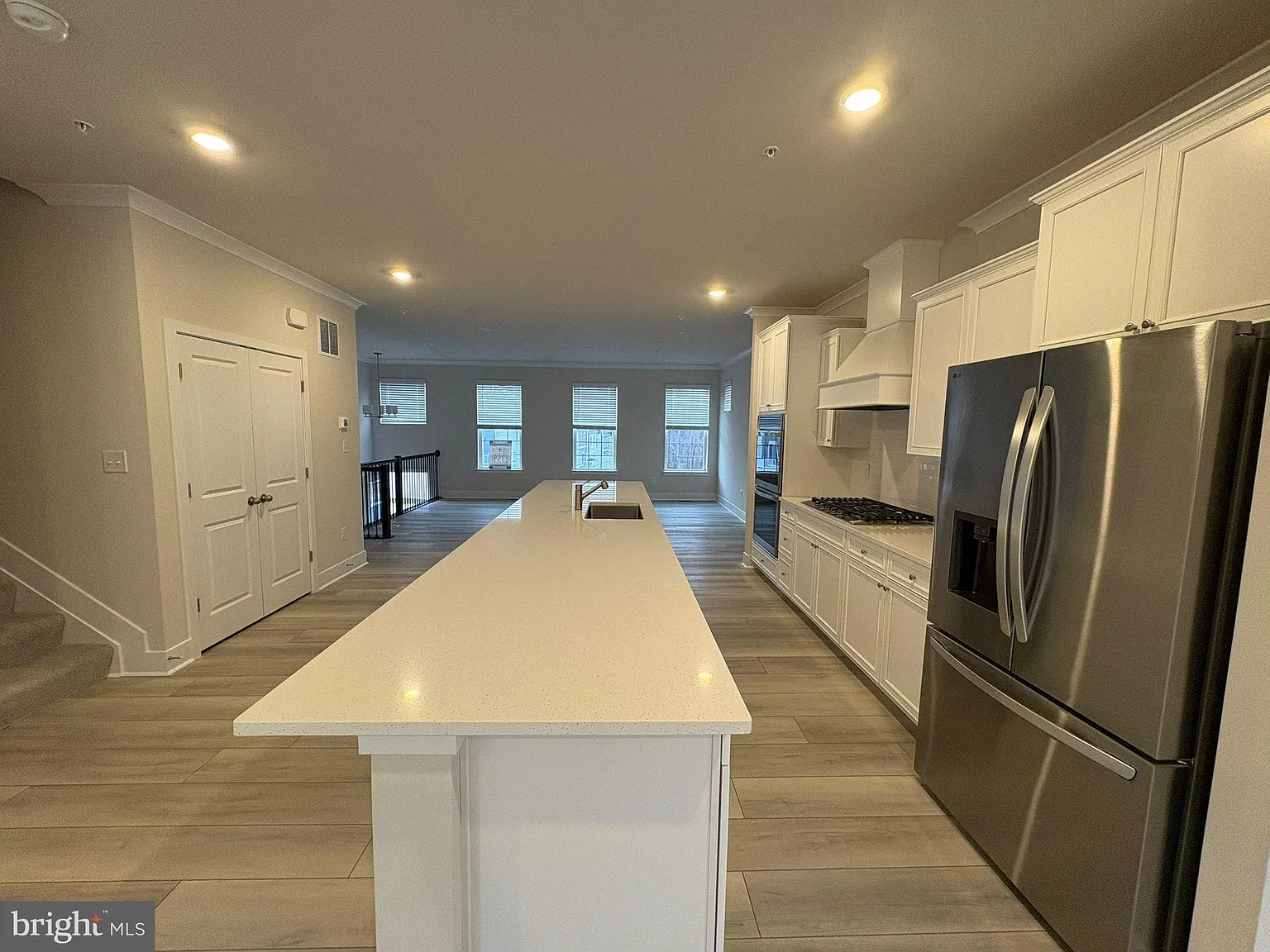 4 bed, 5.0 bath, 3009 sqft, $3,995 — Photo 2