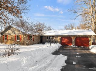 3S966 Oakland Ln, North Aurora, IL 60542