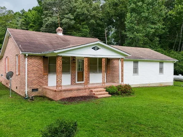 1940 Country Club Dr, Chase City, VA 23924