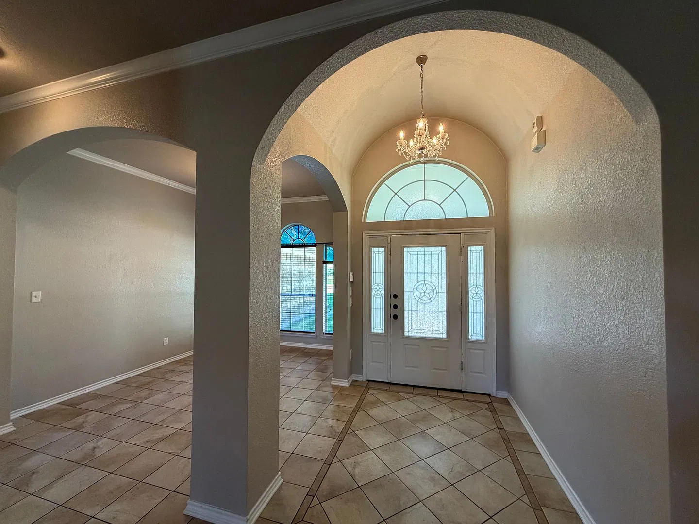 Stunning 4-Bedroom Home — Photo 3