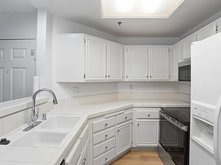 5805 Oak Bend Ln #208 — Photo 5