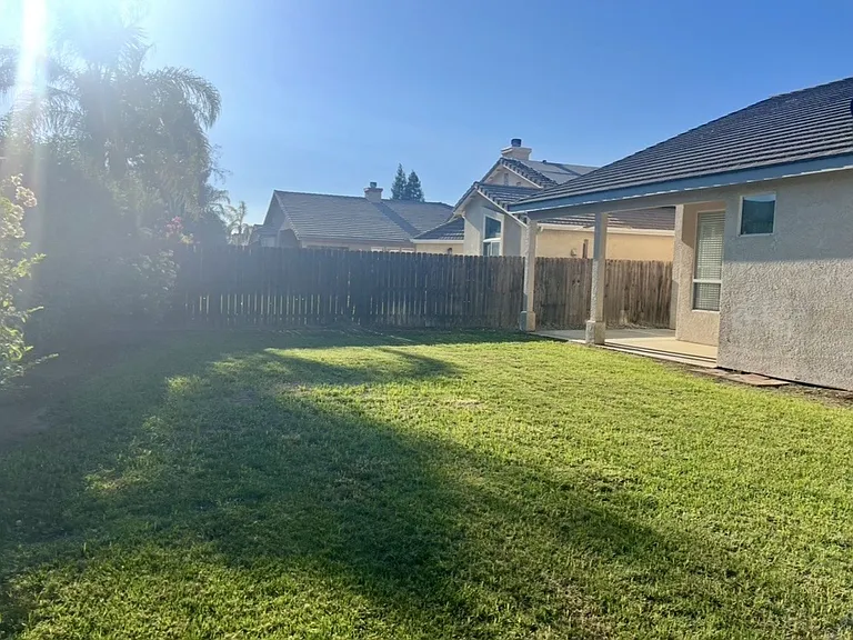 1612 E Victor Ave — Photo 11