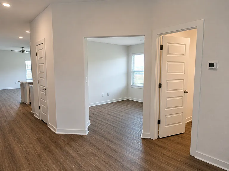 6336 Warwick Dr — Photo 9