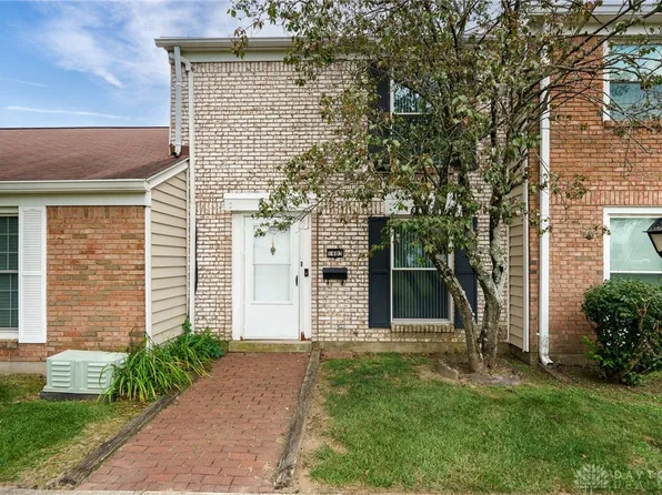 1403 Williamsburg Ct, Fairborn, OH 45324