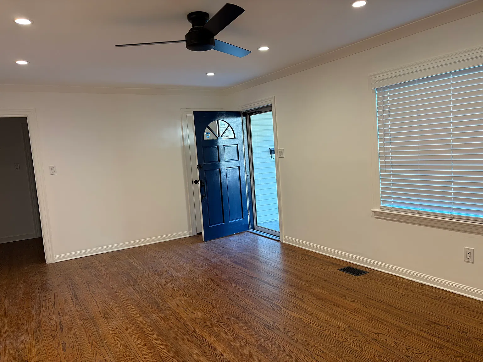2 bed, 1186 sqft, $1,800 — Photo 2