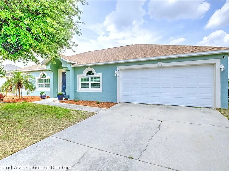 4710 Tarrega St — Photo 30