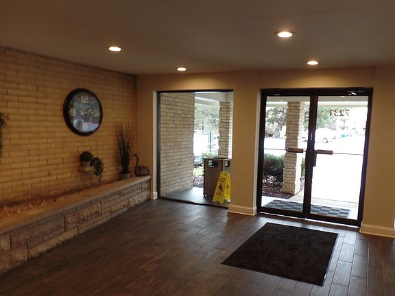 3rd image of 7231 Wolf Rd #106
