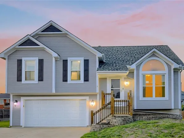 33046 W 88th Ter, De Soto, KS 66018