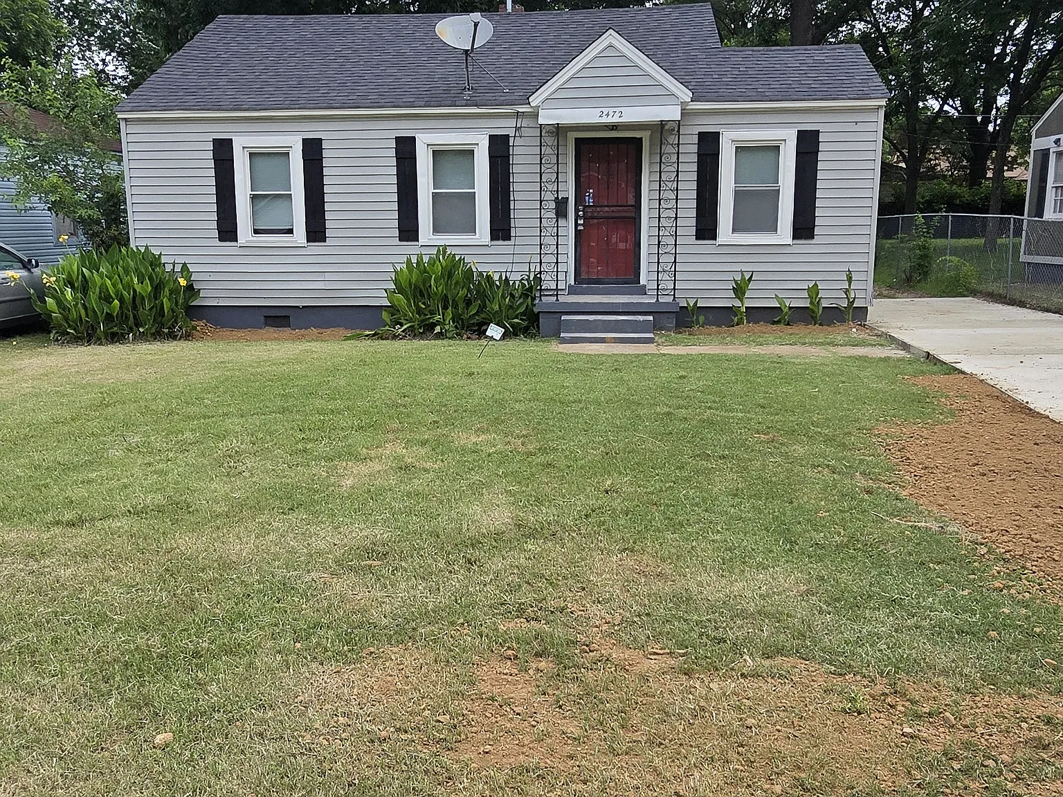 4 bed, $1,600 — Photo 1