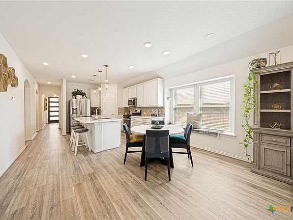 4th image of 2037 Egret Ave