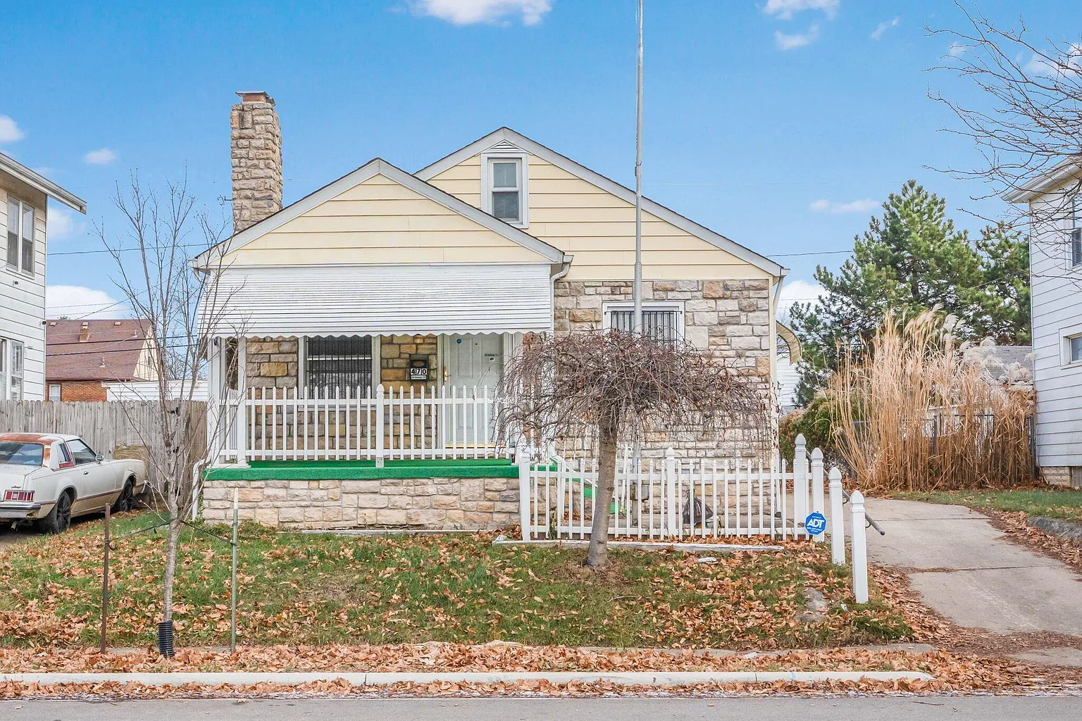 470 Woodbury Ave photo 1