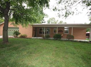 3720 Colonial Dr, Columbus, IN 47203