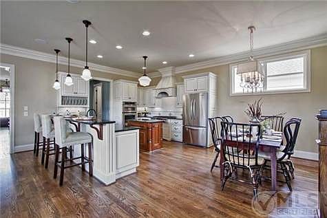 5th image of 1550 Westhaven Blvd #1320