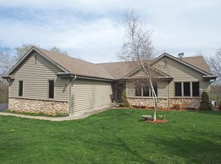 S78W36890 Wilton Rd, Eagle, WI 53119