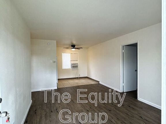 3rd image of 331 E Elm St APT 1