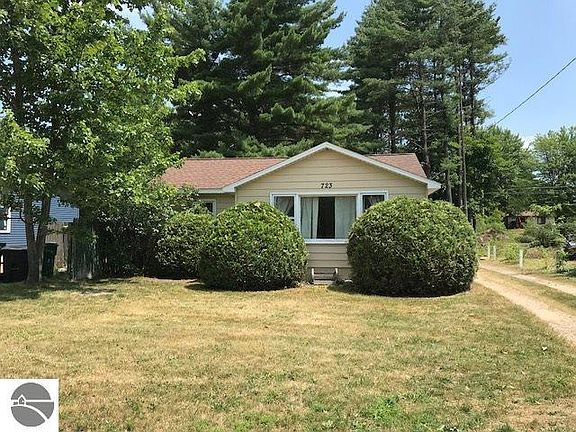 4th image of 723 S Lakeshore Dr