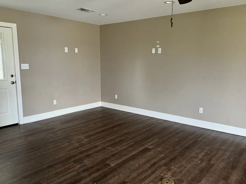 3 bed, 1352 sqft, $1,550 — Photo 3