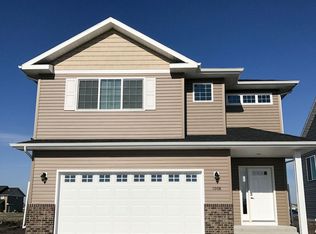 1008 46th Ave S, Moorhead, MN 56560
