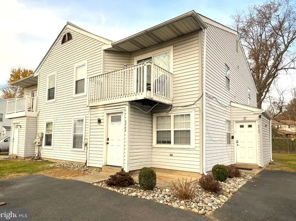 725 Timber Ln, Langhorne, PA 19047