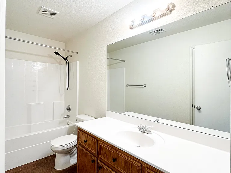 1509 Justin Loop #A — Photo 21