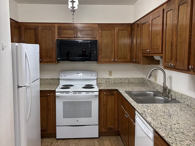 3055 Trinity Dr #528 — Photo 11