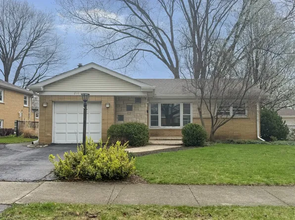 231 S Princeton Ave, Arlington Heights, IL 60005