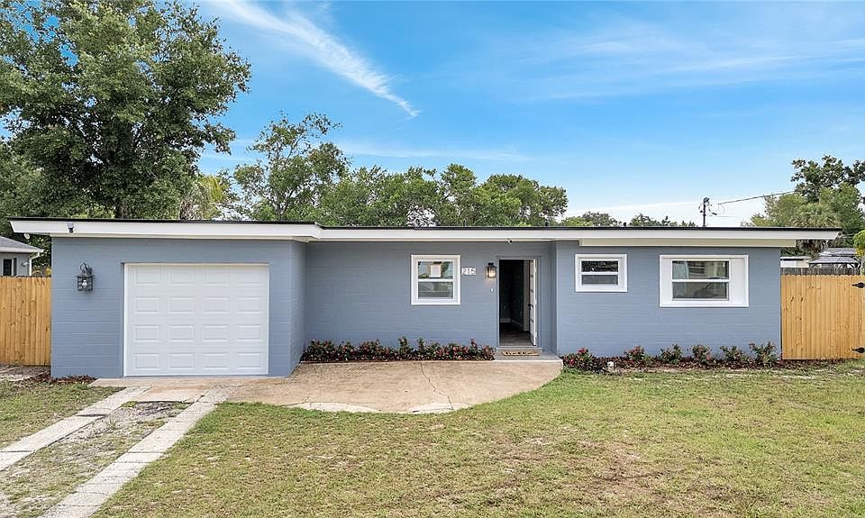 1st image of 215 S Oxalis Dr
